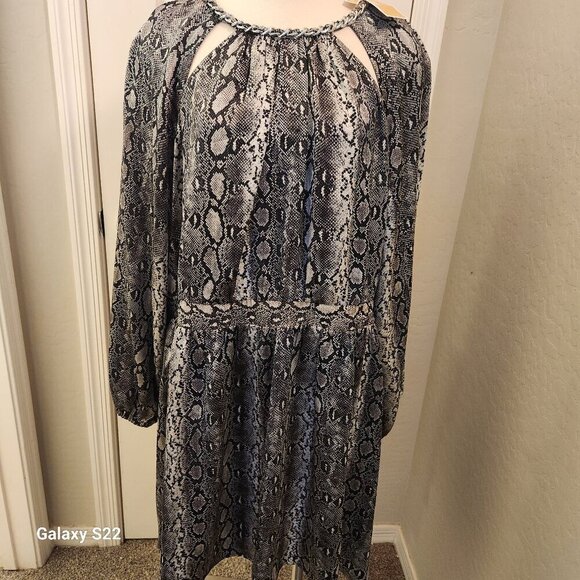 Michael Kors Print/Silver chain detailed dress. NWT. Size 3 X - Picture 1 of 13